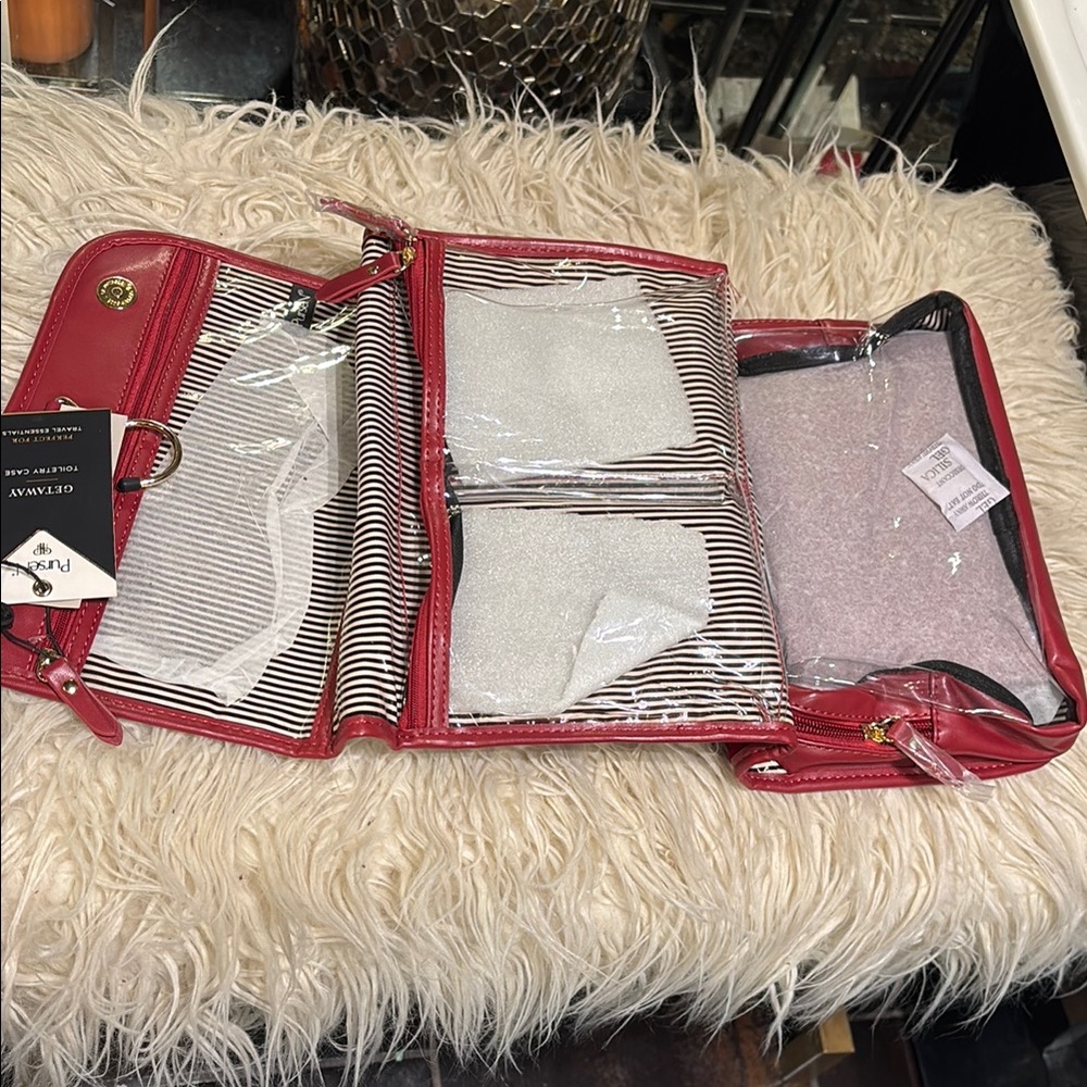 Red Travel Purse - Picture 5 of 5